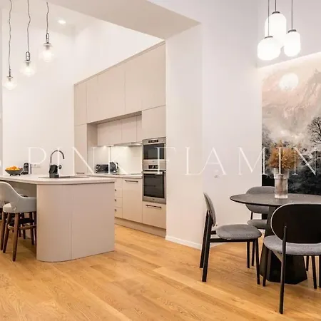 Brand New Modern Flat : Pink Flamingo * Budapest