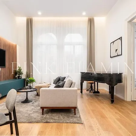 Brand New Modern Flat : Pink Flamingo